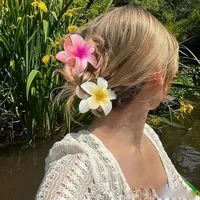 Hawaiian Style Gradient Flower Large Crab Hair Clips for Women Plumeria Barrettes Hair Claw for Thin/Thick Hair Accessories 8cm