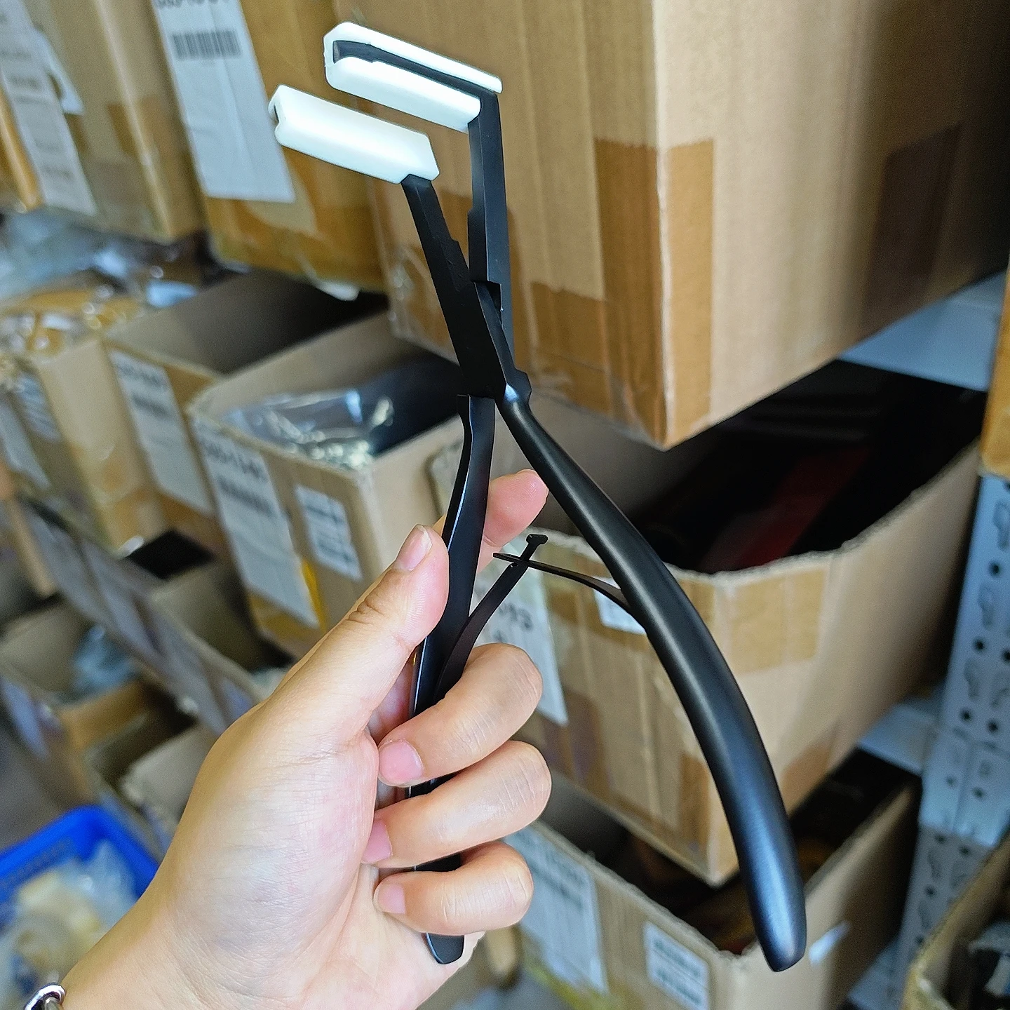 

1 piece Tape Hair Pliers Professional Stainless Steel Extensions Tape Sealing Plier Ergonomic Design For Tape Hair Salon Tools