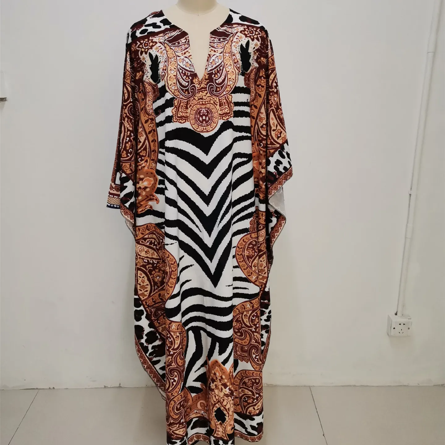 Afrykańskie sukienki damskie 2023, z nadrukiem zebry Dashiki Elegancka suknia damska Muzułmańska Abaya Kaftan Bat Sleeve Robe Plus Size Long Dress