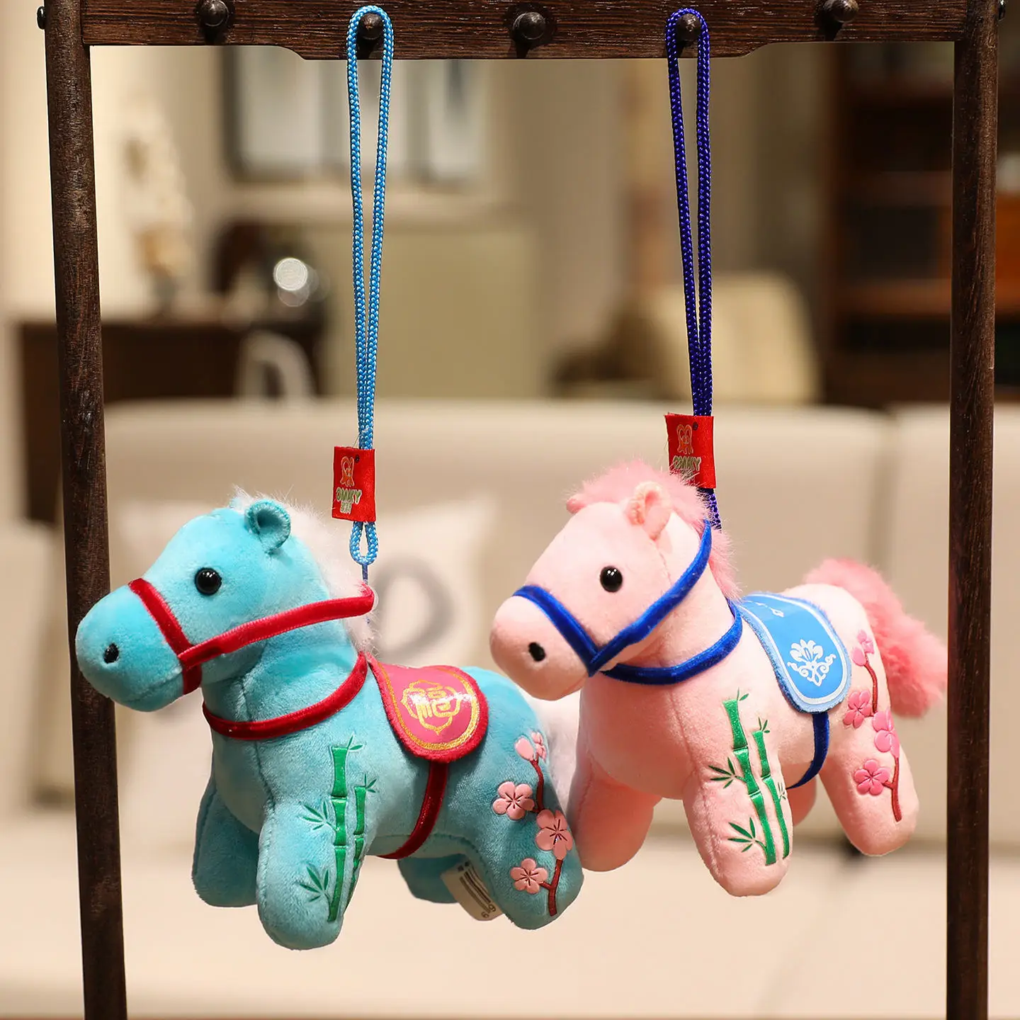 Portachiavi per coppia equestre vintage da 12 cm, set di bambole di peluche con cavalli e carrozza romantici per riempitivi di calze natalizie e ciondoli per borse