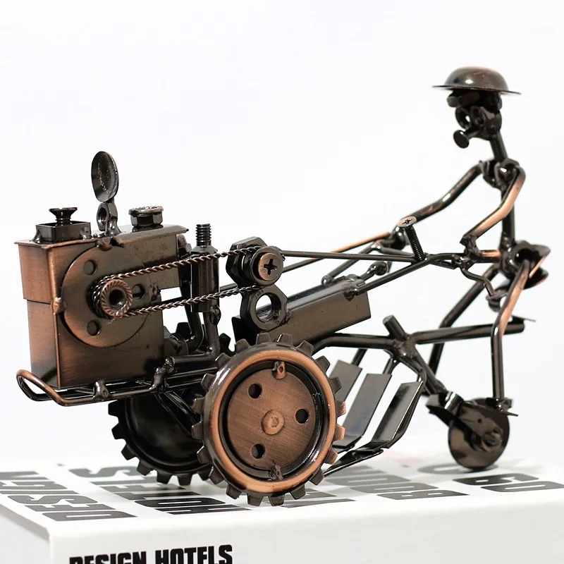 

Wrought Iron Vintage Retro Iron Tractor Model metal craft Office home creative decoration ornament Vehicle Miniature Desktop Art