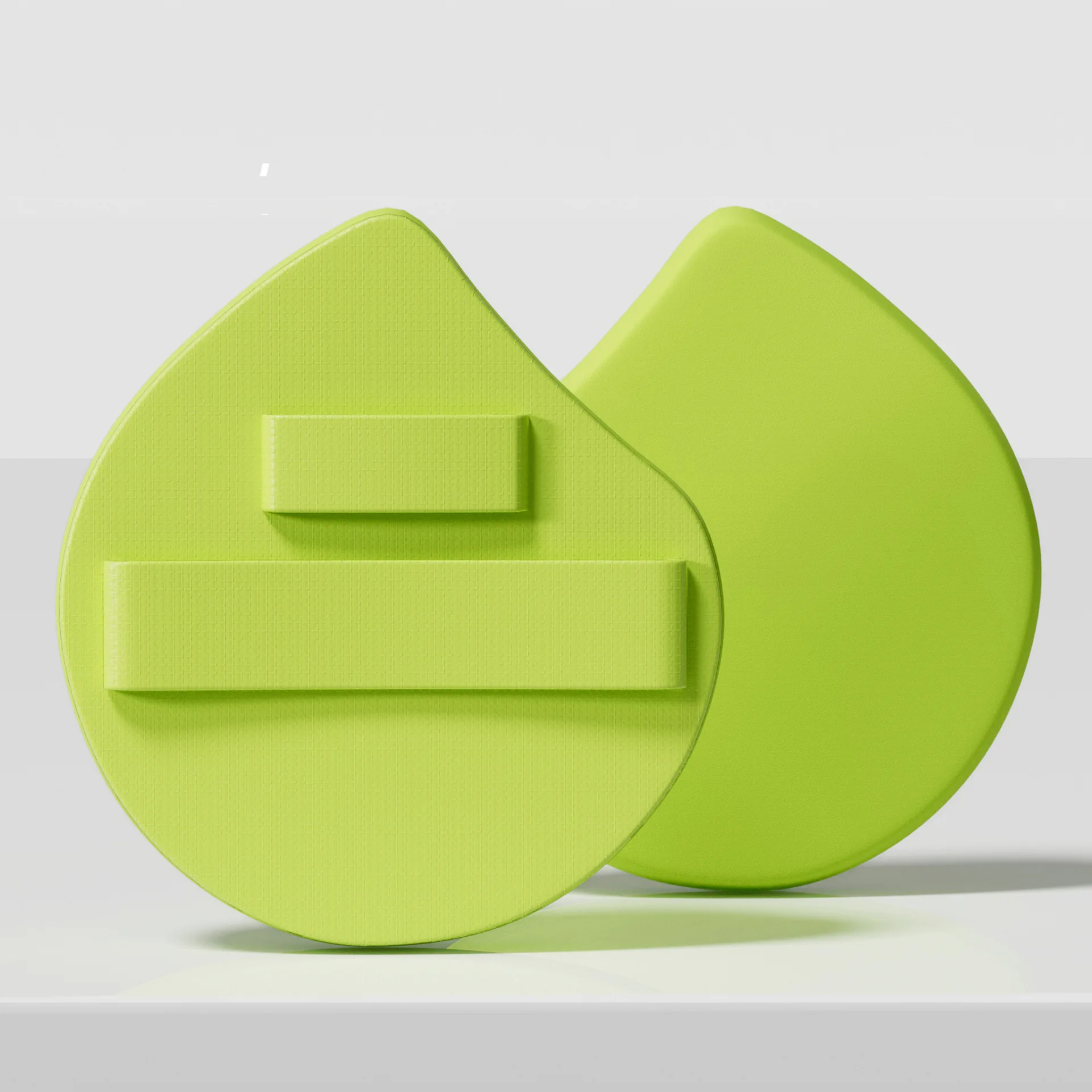 يوسع نفخة مسحوق الندى عند الرطب لا يمتص المسحوق كثيرًا عند الرطب وهو ناعمًا مثل منتفخة وسادة على شكل كوما