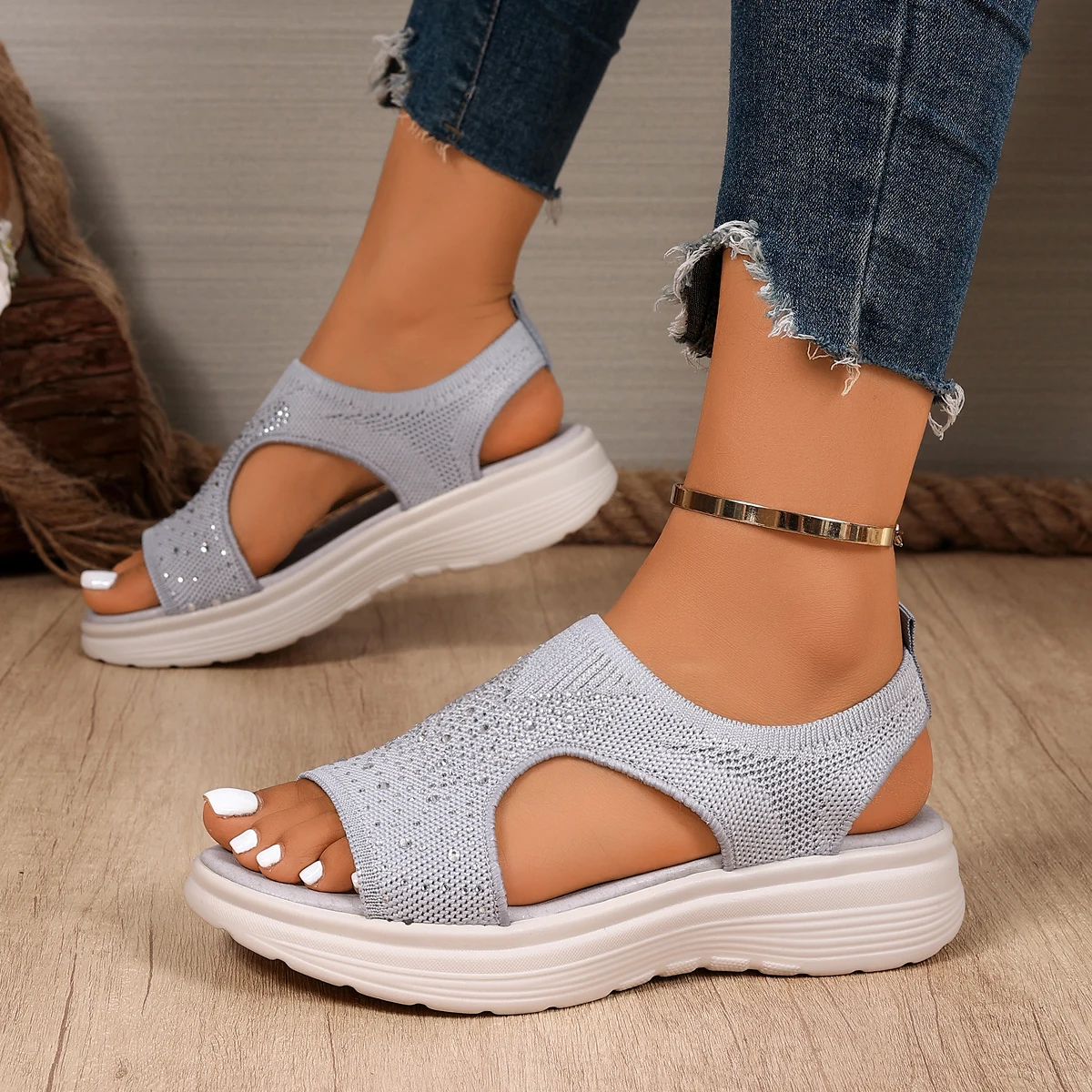 

2026 Summer New Women's Open Toed Sandals Outdoor Fashion Breathable Comfortable Slope Heel Casual Sandals