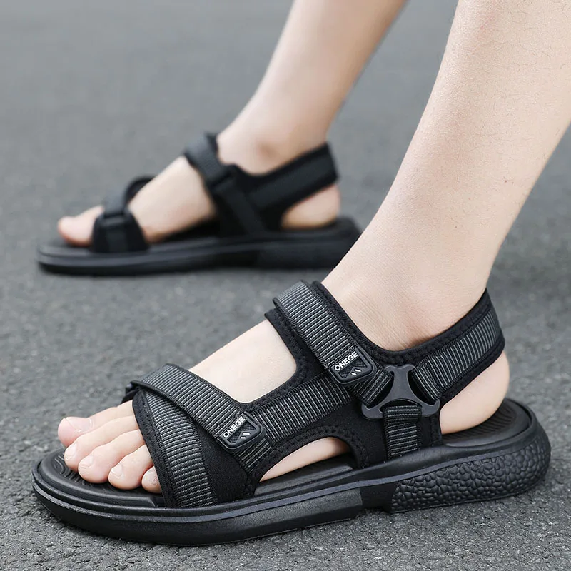 A Pair of New Non-Slip Summer Sandals for Men, Wear-Resistant and Versatile, Trendy Men's Outdoor Driving and Street Beach Shoes