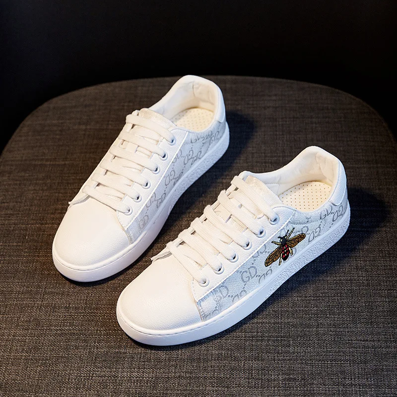 European station spring new women's white shoes Korean trend breathable plate shoes embroidery cloth fashion casual shoes