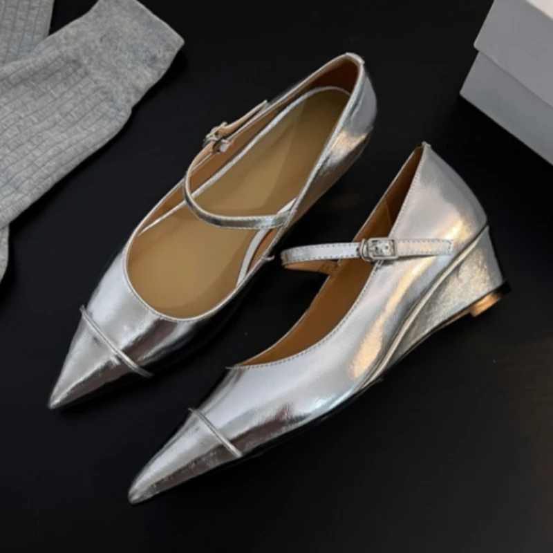 

Черные лакированные кожаные туфли-лодочки на танкетке с острым носком, женская модная дизайнерская обувь с узким ремешком и пряжкой, удобная офисная обувь для поездок на работу