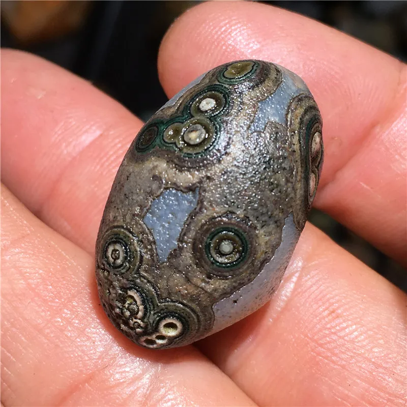 Natural Silver Root  Jewelry  Green Eyes Stones Fine Dzi Type Alashan Gobi Agate Surface Relief Eye Stone Gemstones Collection
