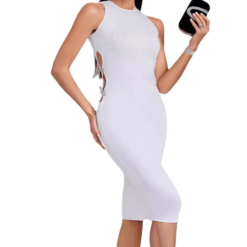 فستان مثير بخصر وجانبي مجوف من الألماس فستان أبيض محبوك برقبة دائرية بسيط بدون أكمام تنورة متوسطة الطول-GZXX866