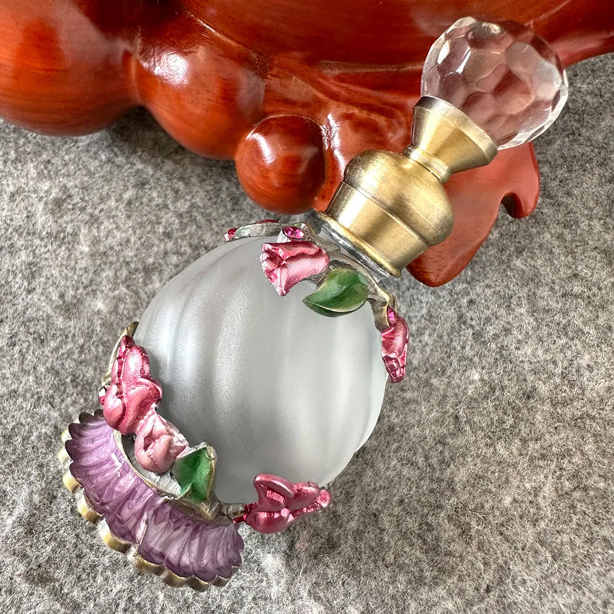 4 Types 15ml Vintage Perfume Refill Bottle Handmade Painting Small Empty Refillable Bottles Metal Glass Wedding Decor Gift