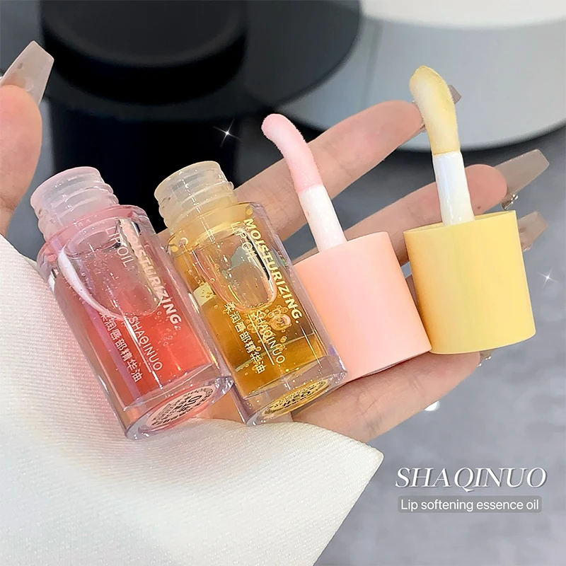 Soft Lip Essence Oil Nawilża, nawilża, nawilża i rozjaśnia linie ust i matuje szminki do ust