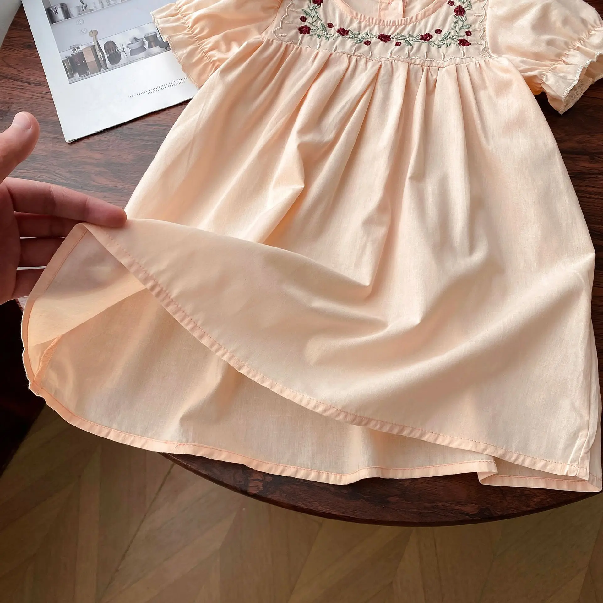 Solid color Puffy sleeves Roses are embroidered with flowers A dress summer dress  girl dress 2t-7t year kids dresses for girls