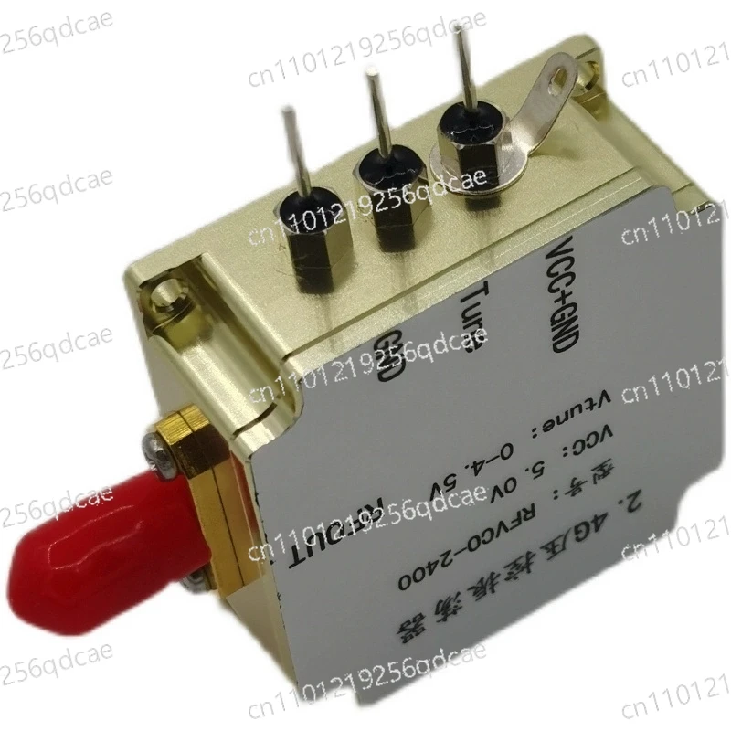 

Генератор сигналов с управлением по напряжению (VCO) 2.4G, модуль ВЧ-микроволнового диапазона, источник сигналов с управлением по напряжению