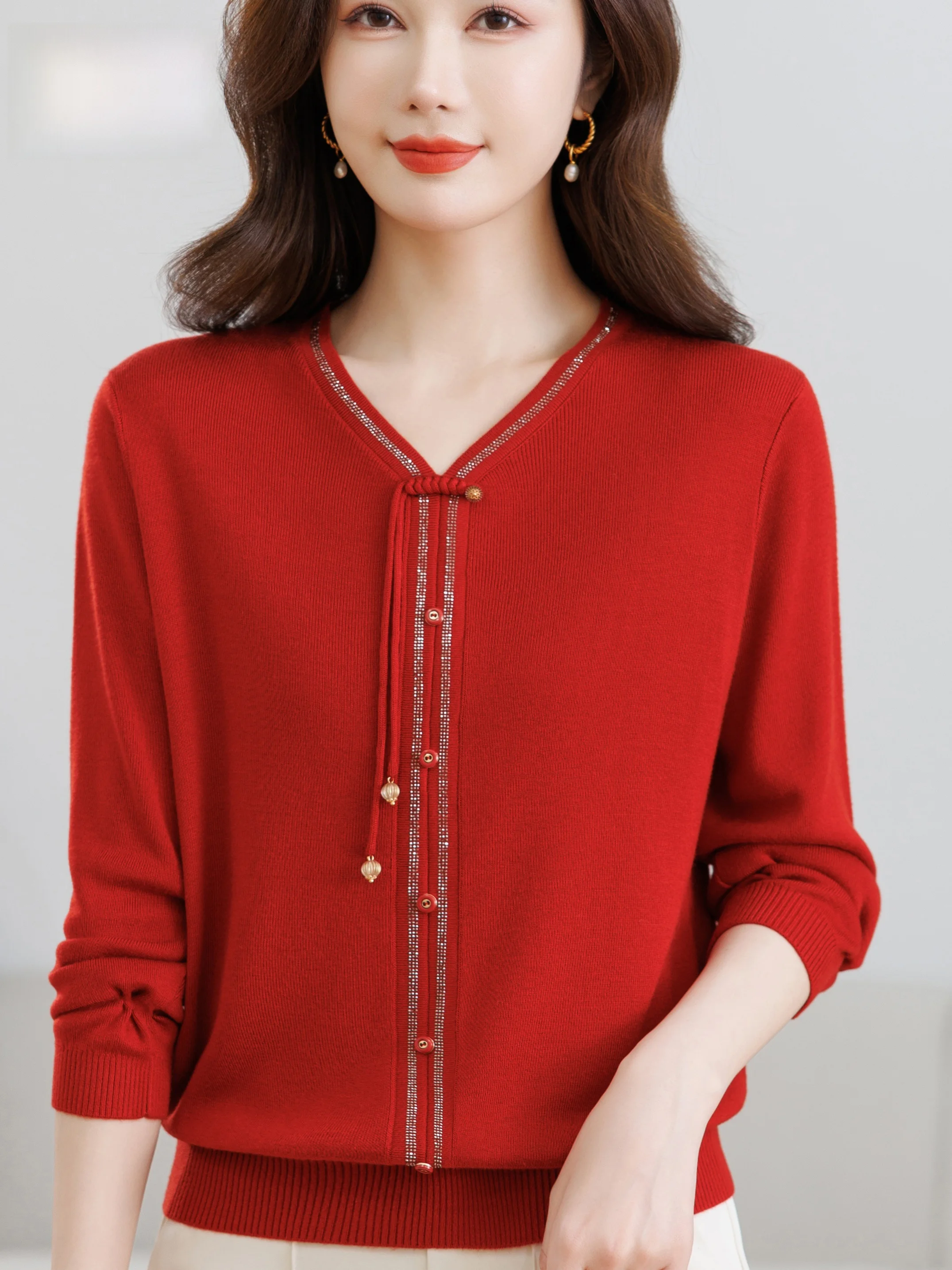 

New Spring Knitted Woolen V-Ne Top for Middle-Aged Women Warm Boting irt Faionable And Sli Mommy Clothes