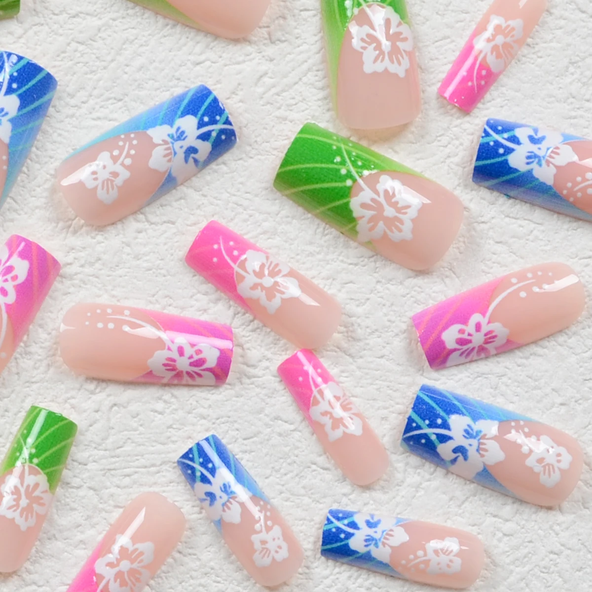 24-delige Lange Nepnagels Voor Balletkisten Met Kleurrijke Franse Tips En Witte Klaverstickers