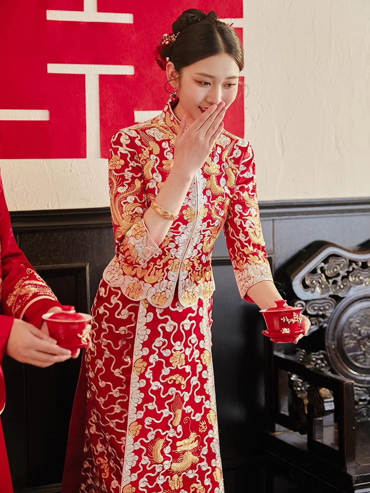 

Ele Dragon And Phoenix Embroidered Wedding Dr Chinese Sle New Bride Costume with Golden Tead 3D Stitching for Winter