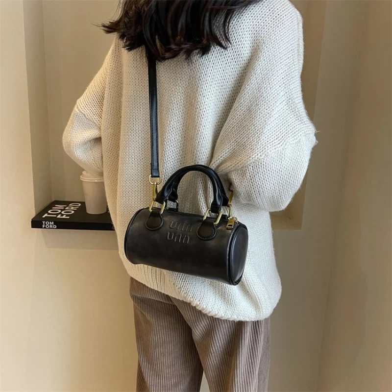 Bolsa crossbody contemporânea 2025, bolsa exclusiva de estilo europeu para mulheres, bolsa leve de luxo dia a noite, bolsa de ombro casual