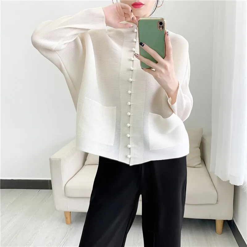 GGHK Women Pleated Jacket Top 2024 Spring and Autumn New Loose Slim Comfortable Casual 13 Button Design Female Tops