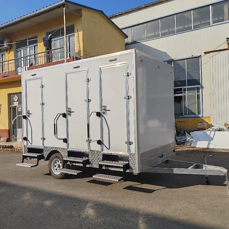 Remolque de Baño Móvil Personalizable de Diseño Moderno con Doble Cabina