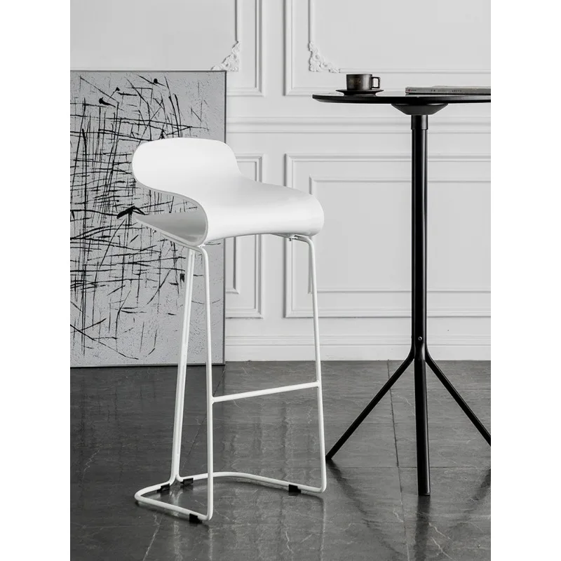 

Современный барный стул, бытовой железный высокий табурет для маленькой квартиры, креативный магазин чая с молоком, пластиковый барный стул, стул Sgabelli Bar Cucina