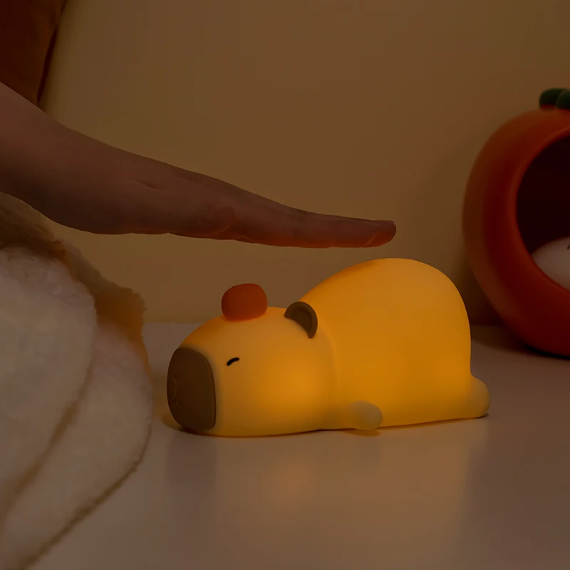 Vendita calda Capybara Night Lamp Adorkable Style Light funzionamento semplice Tap Switch sette colori vari metodi di ricarica