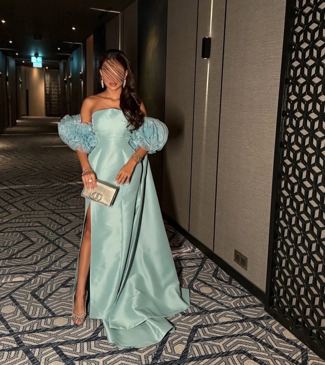 ชุดราตรีผ้าซาตินแบบมีรอยผ่าข้าง สไตล์วินเทจ เรียบหรู ดูดี เหมาะสำหรับงานพรอมหรืองานเลี้ยงตอนเย็น  ชุดราตรีสำหรับโอกาสพิเศษ