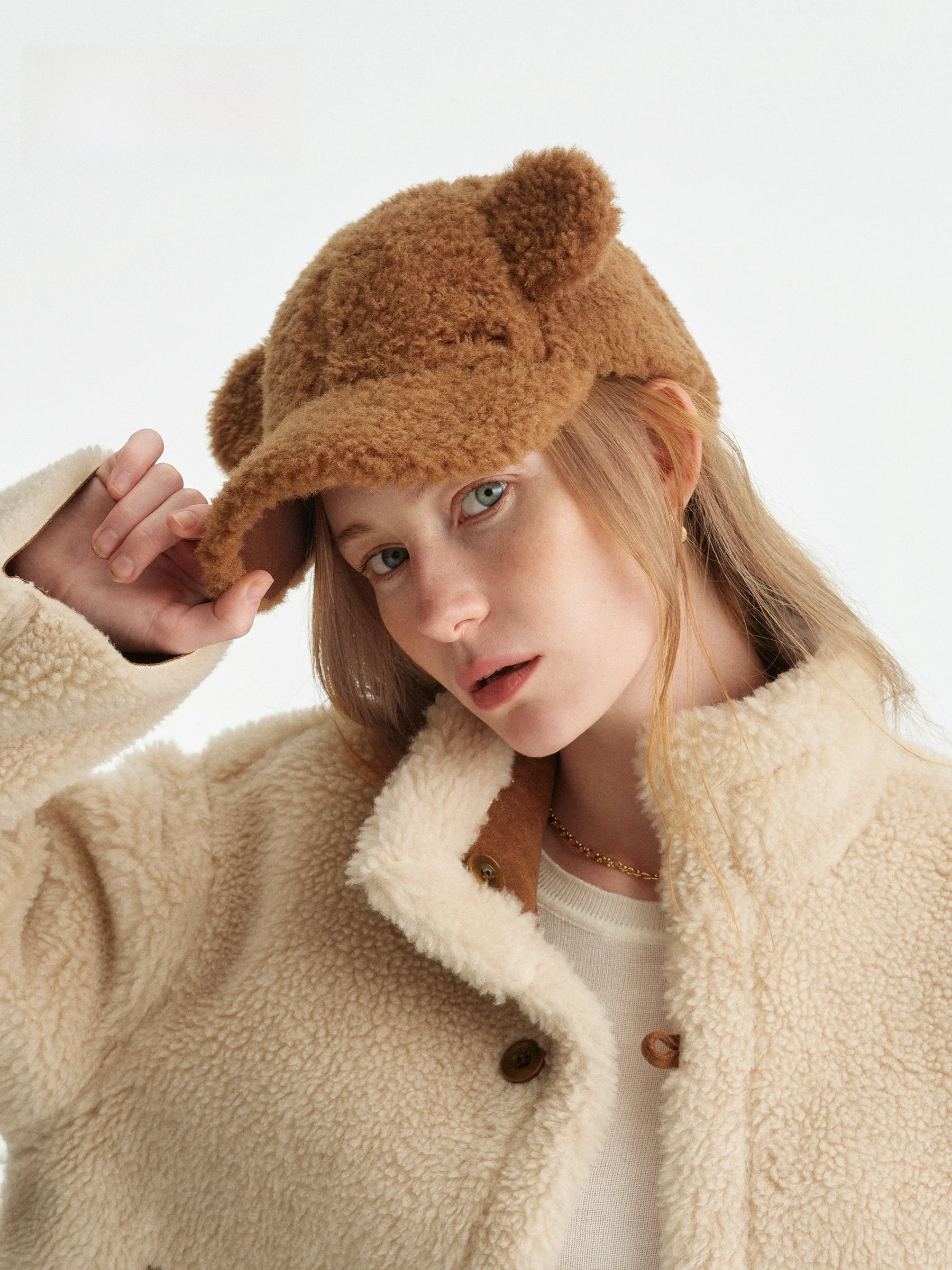 elle-embroidered-plush-bear-ear-baseball-cap-women's-autumn-winter-warm-fashionable-versatile-thick-teddy-velvet-duckbill-hat