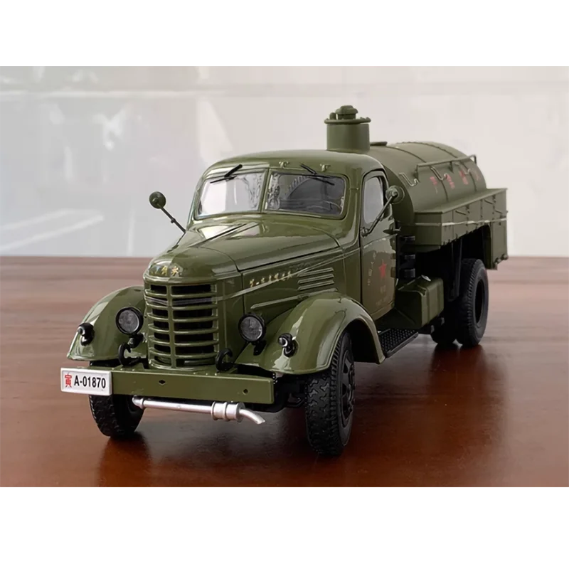 Diecast 1: 24 Scale CA10 Military Six wheeled Heavy Oil Tanker Truck Model Alloy Vehicle Home Finished Simulation Collection Toy