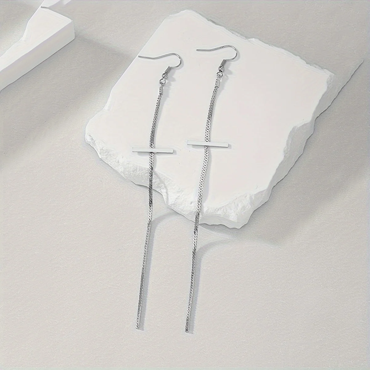 1 Pair of Simple Elegant and Versatile Retro Fashion Cross Long Earrings