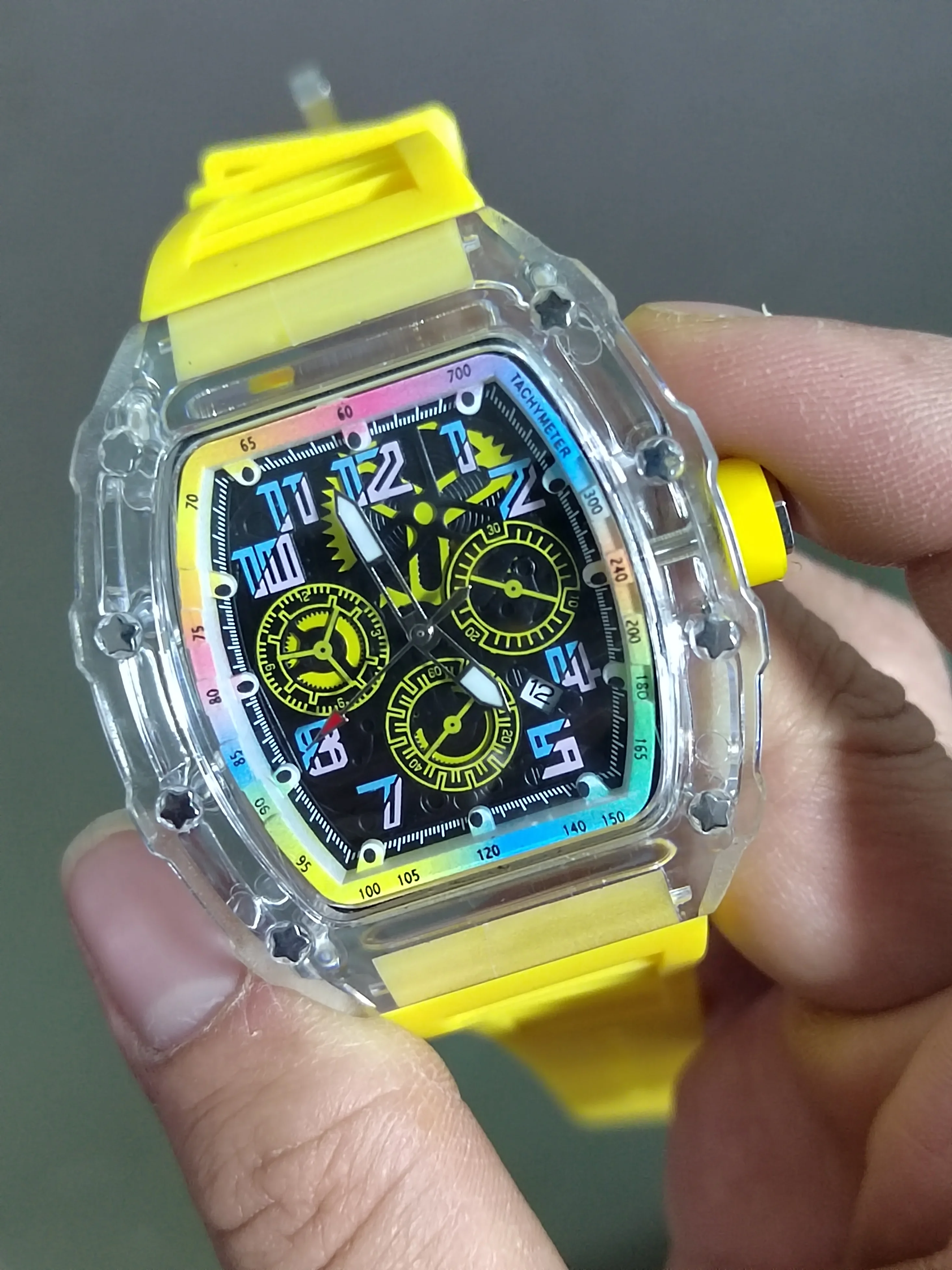 Jam Tangan Kuarsa Pria Tren Mewah Jam Tangan Pria Non-Otomatis untuk Pria Jam Tangan Non-Mekanis Olahraga Transparan Bercahaya