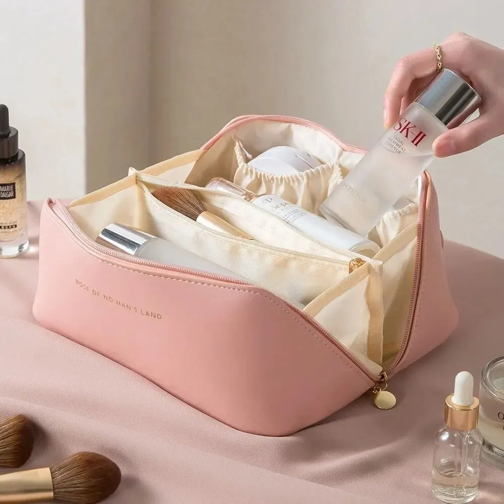 Borsa per cosmetici con cuscino in PU Borsa per cosmetici di grande capacità Comoda borsa da viaggio per il lavaggio 1 pezzo