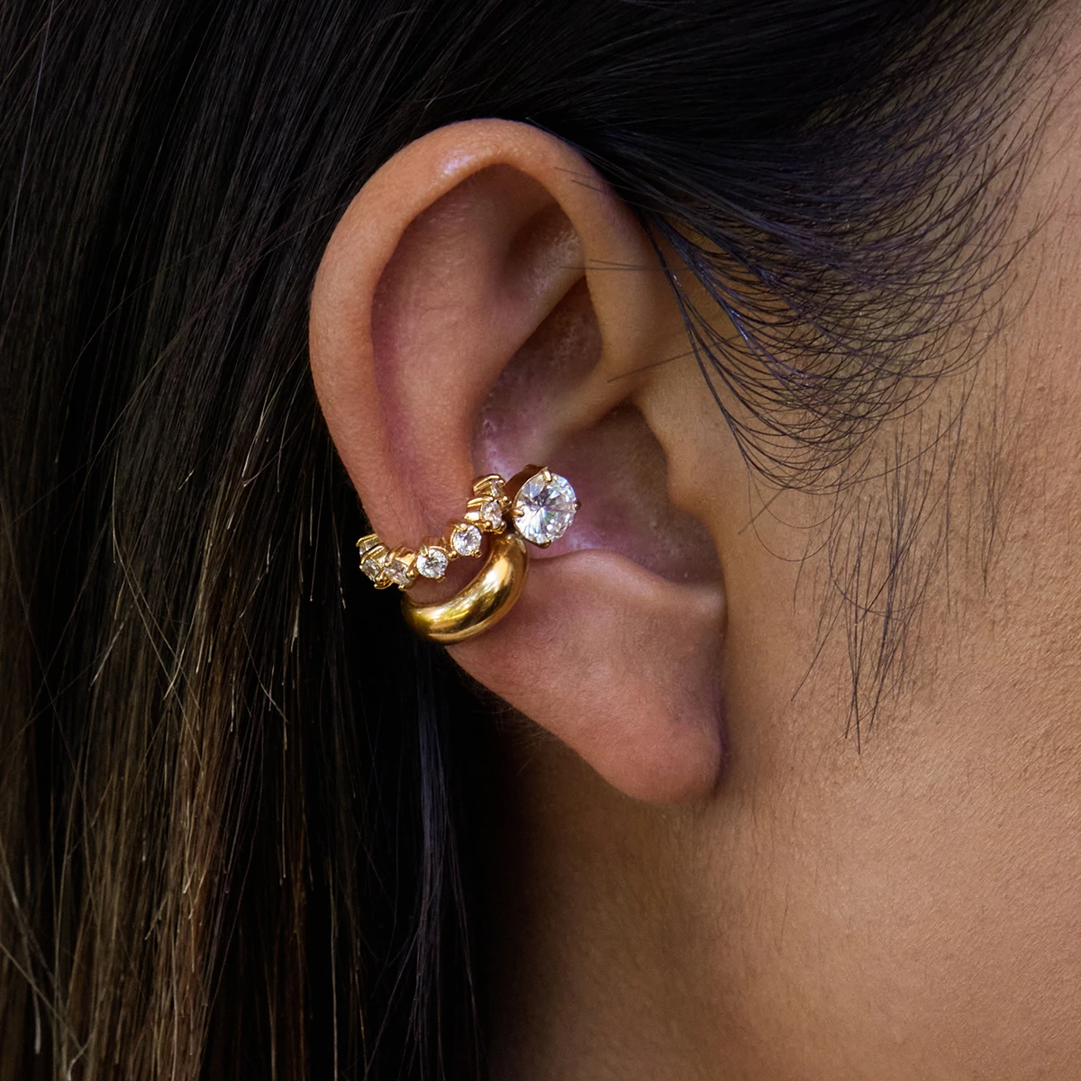 

AIKOER Classic Minimalist 18K Gold Color Plated Round White Zircon Pendant Ear clip Hypoallergenic Stainless Steel Women Jewelry