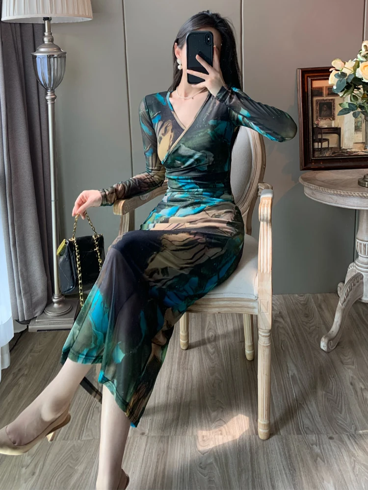 

Retro V-Neck Slimming Printed High Waist Long Skirt Mesh Dress Elegant Style Bell Bottoms for Women City Commuting Date Party