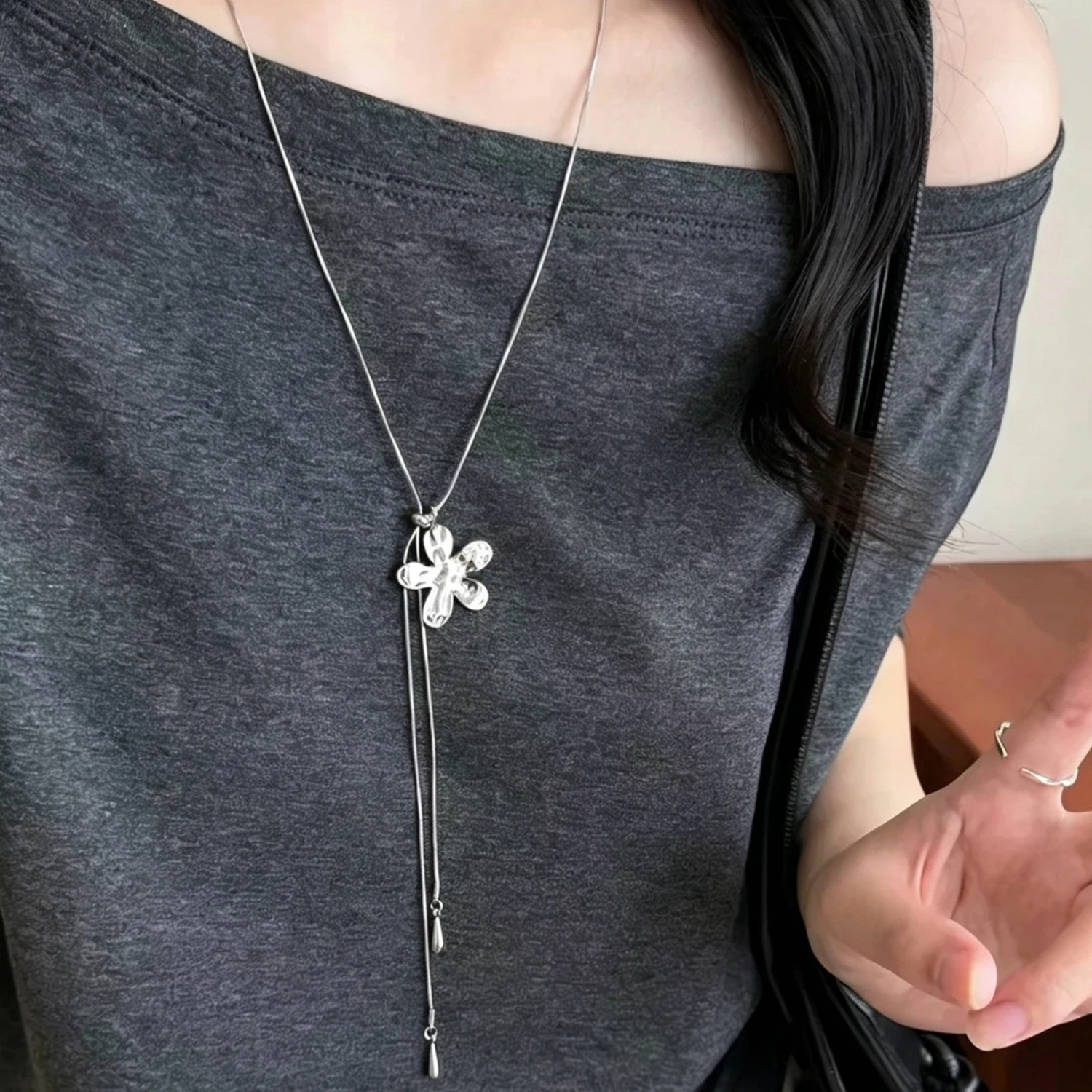 Trendy Silver Color Metal Flower Pendant With Adjustable Snake Chain Necklace Women's Korean Fashion Accessory Decoration