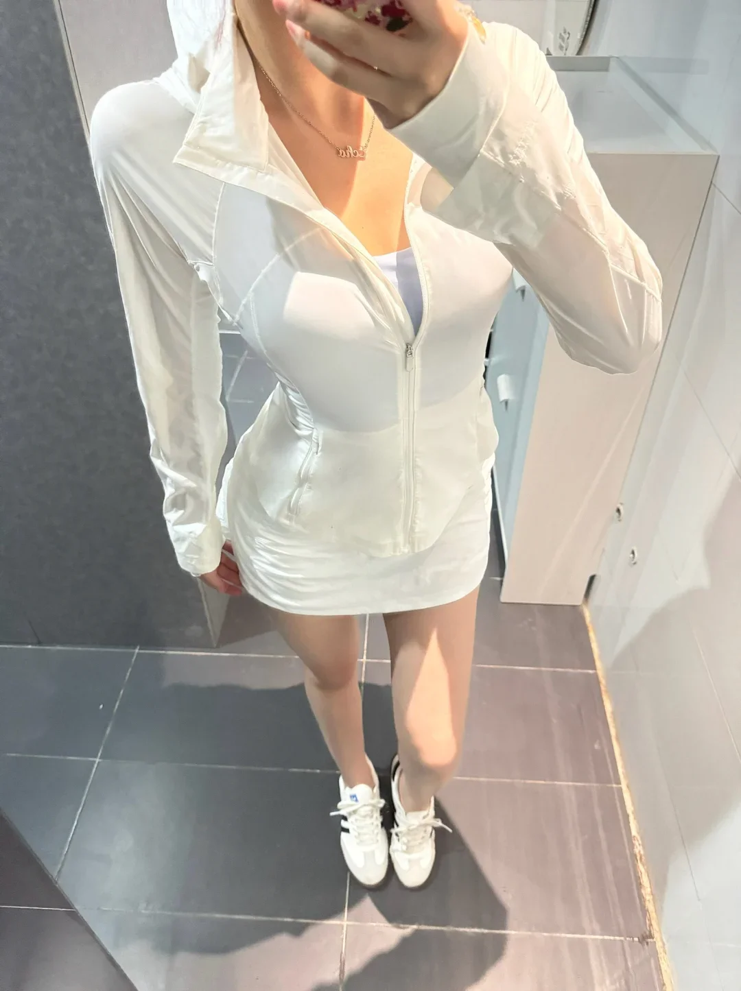 

Женская солнцезащитная куртка, защита от ультрафиолета, UPF200+; дышащие отверстия под руками и на спине; вставки из ткани Ice Silk.