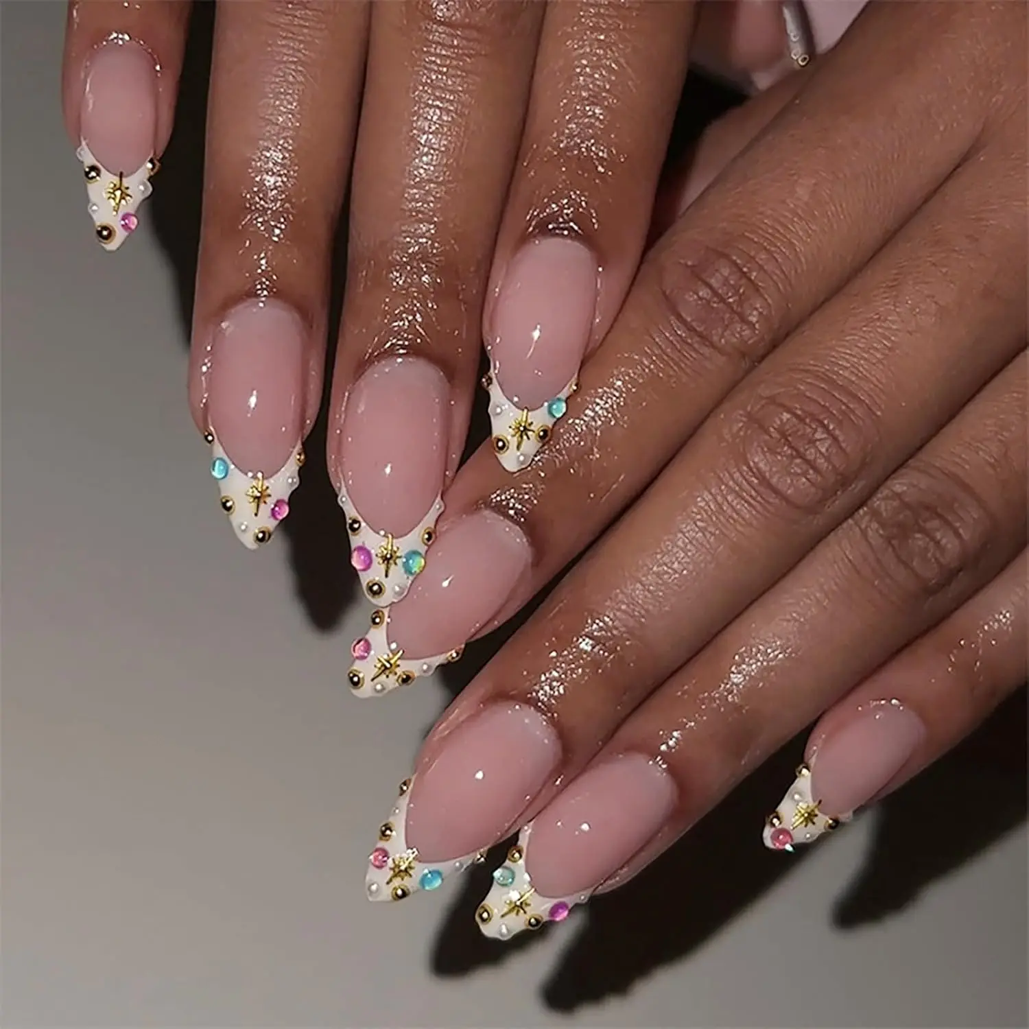 24Pcs Cute Star Candy Color French Pearl Full Cover Fake Nails Colorful Ins Pearl Wearable Nail Iridescent Diamond False Nails