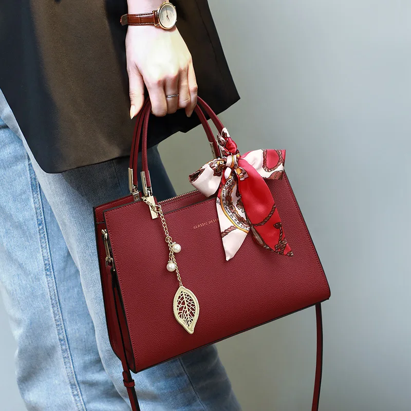 

New Leather Women Bag Red High Quality Two Layer Cowhide Handbag Large Capacity Women Bag Versatile Fashion Shoulder Bag