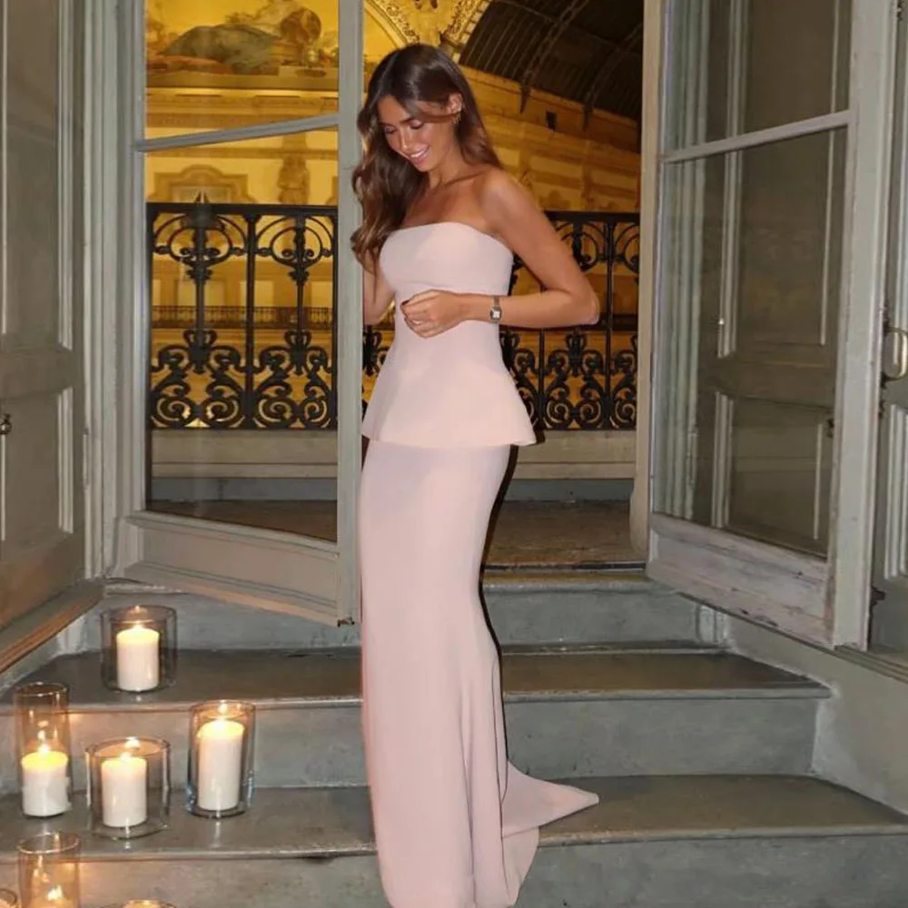 カスタムメイドのピーチピンクのマーメイドイブニングドレス、ストラップレスサテンのフォーマルガウン2025、シンプルなトランペットロングドレス