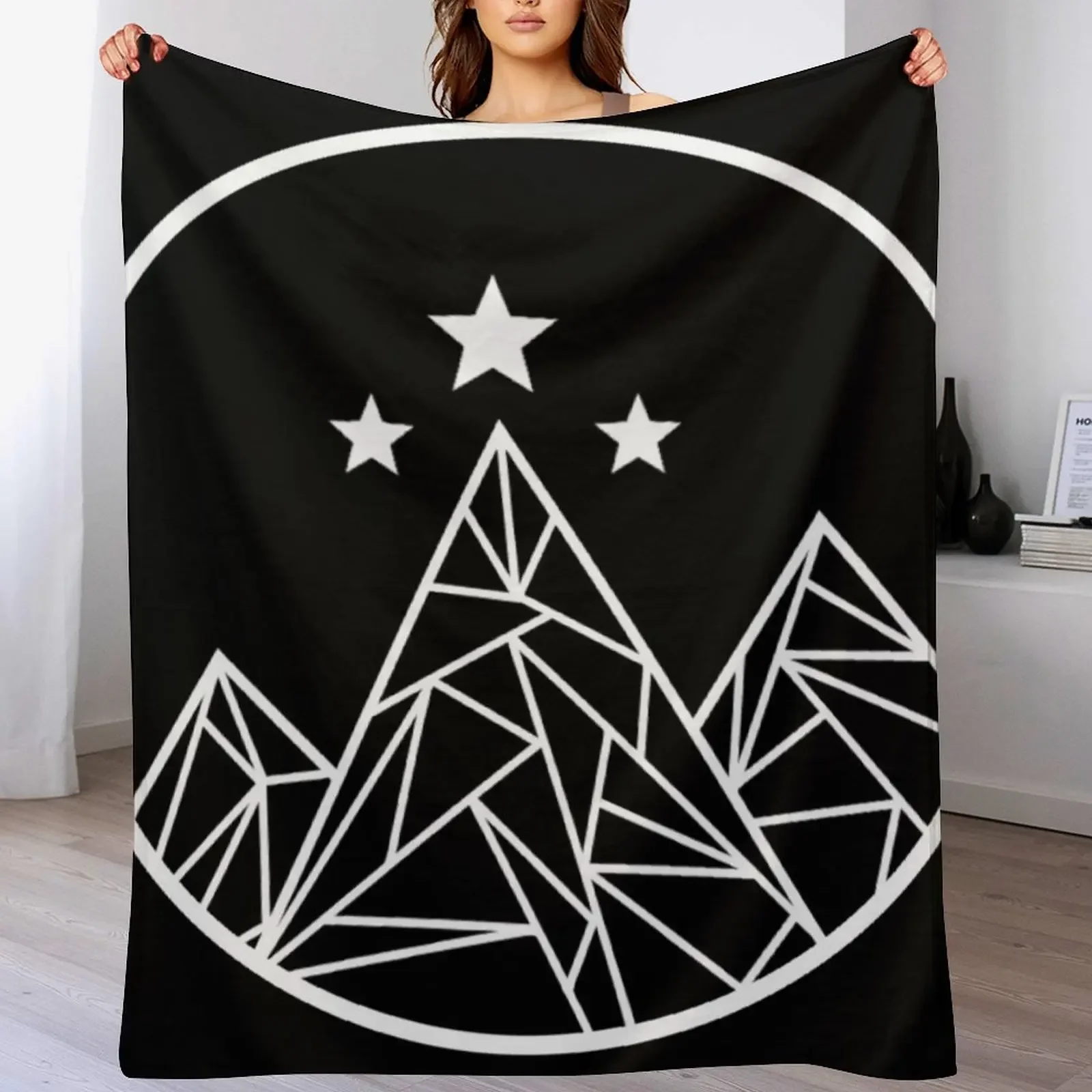 

Mountains and Stars - White Outline Throw Blanket Luxury Designer Decorative Sofas halloween Warm Blankets