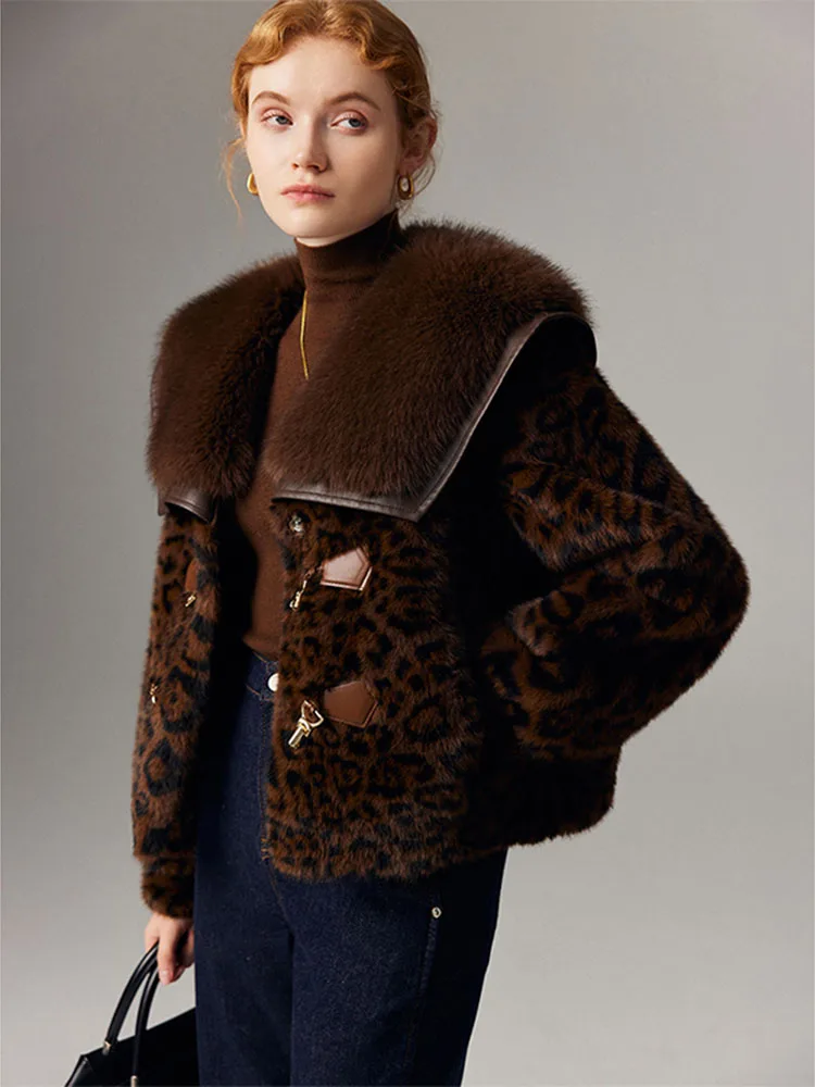 2025 Moda Pelliccia di visone sintetica Nuovo stile corto Pelliccia Addensare Caldo integrato con stampa leopardata Cappotti di pelliccia femminile