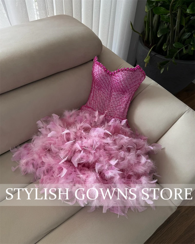 Dubaï élégant Vintage doux rose plumes courte robe de bal perles Sexy personnalisé Occasion formelle robe de bal robes de soirée