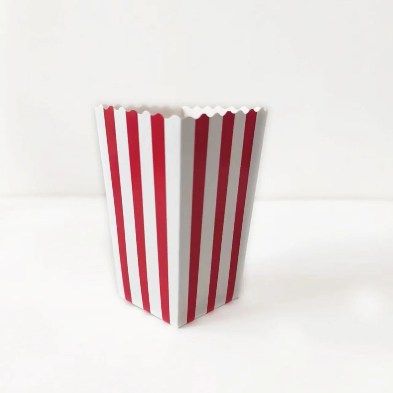 12/36/60 قطعة صغيرة أحمر أبيض وأسود أبيض مخطط أكياس الفشار صناديق الفشار صناديق الفشار لمستلزمات حفلات الكرنفال