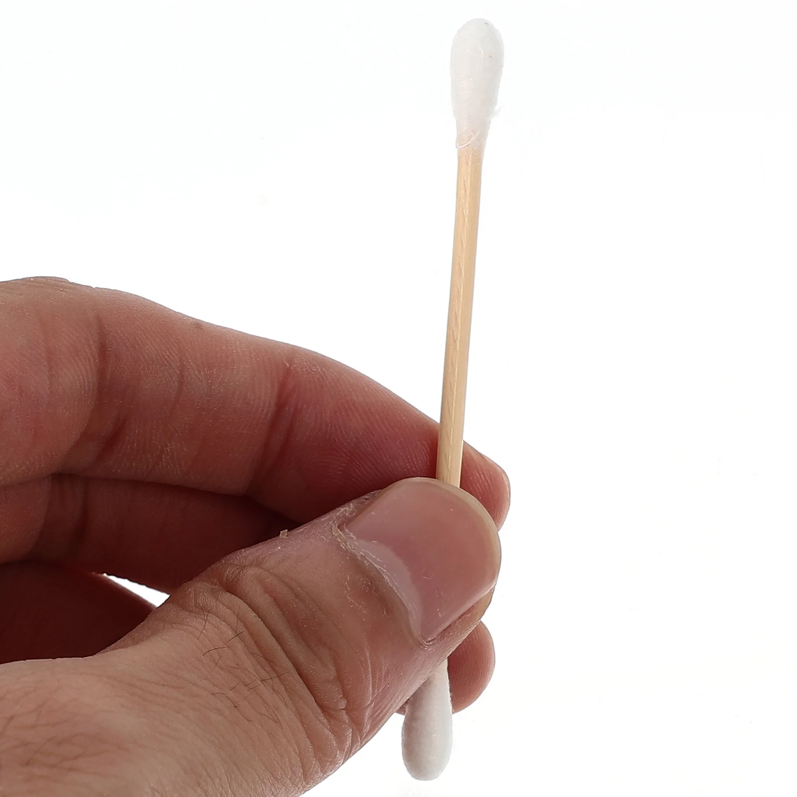 8 صناديق مسحات قطنية مسحات تنظيف المكياج عصي تنظيف الرموش الصغيرة أدوات ماكياج للاستعمال مرة واحدة براعم قطنية متعددة الوظائف