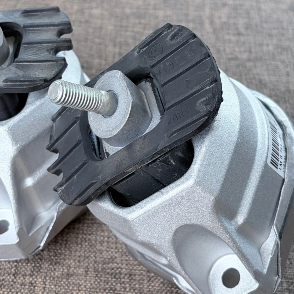 OEM 22116761089 22116761090 2PCS Left / Right Engine Motor Mount For BMW 5 6 E60 E61 E63 E64 525i 528i 530i 545i 645Ci 650i 525 view 3
