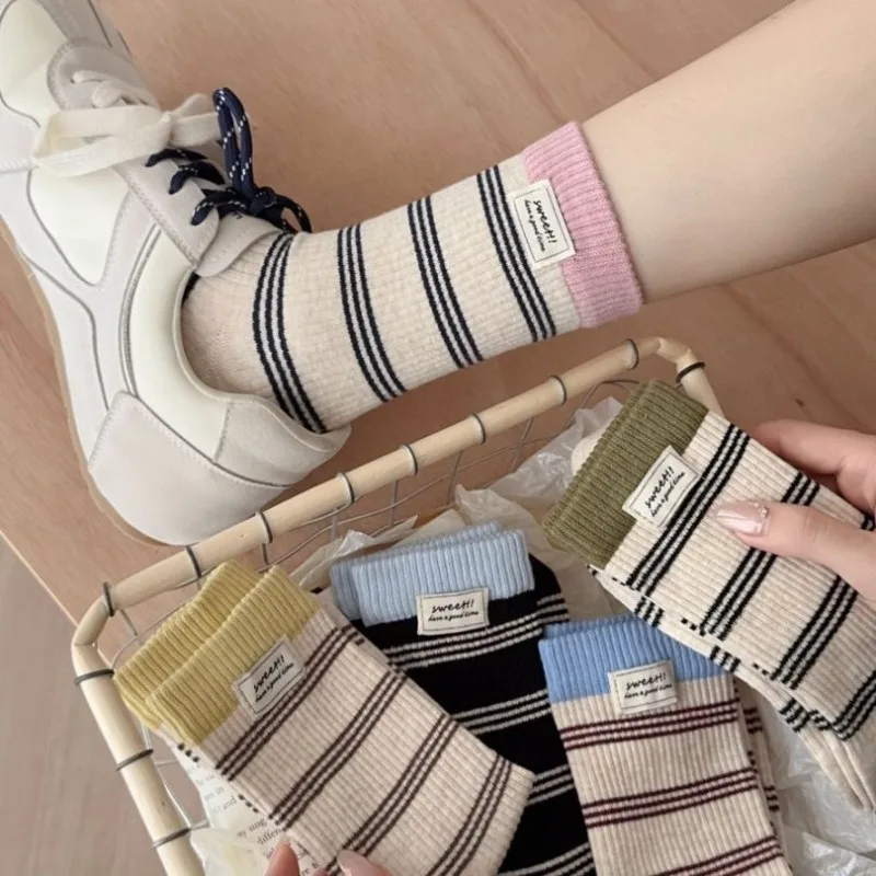 Herbst Damen Gestreifte Koreanische Casual Wadenlange Baumwollsocken Set Hochwertige Schulsocken für Mädchen
