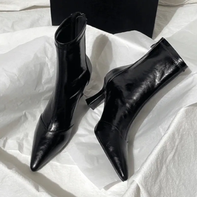 

Женские ботильоны с острым носком и рукавами на мягкой подошве, верх из искусственной кожи, простой и универсальный стиль, осенние повседневные ботинки челси