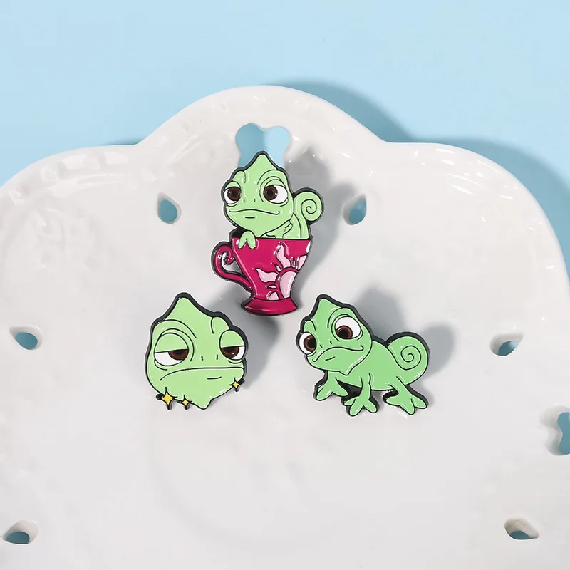 حسن الحظ فاتنة، شكرا لك التالي الحروف الإبداعية دبابيس السحالي الكرتونية، أسماك القرش، بطة السباحة، الشفاه الحمراء، شارات طية صدر السترة لشرب الجويد