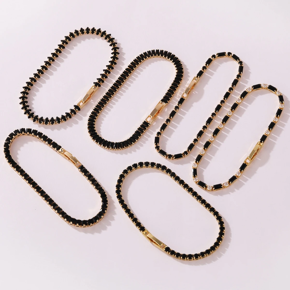 18K Vergoldete Schwarze Iced-Out Zirkonia Tennis-Armbänder für Damen und Herren, Kristall Verstellbares Armband, Hippie-Schmuck – Detail 1