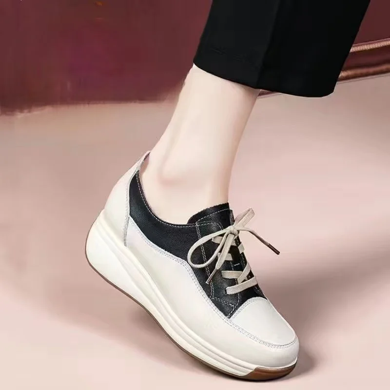 

Женские повседневные туфли на танкетке из натуральной кожи, весна-осень, новинка, на толстой подошве, разноцветные, с круглым носком, на шнуровке, водонепроницаемые, повседневные спортивные туфли