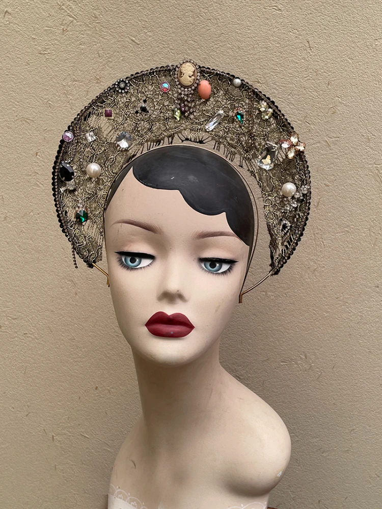 

Headdress Pearl Crown Halo Exaggerated Suitable for Catwalk Stage Performance Halloween Props Make up Modeling Pearl Decoration