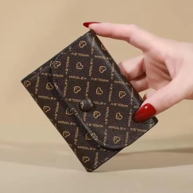 

Women Wallets PU Leather Female Purse Mini Hasp Letter Love-Heart Printed Cards Holder Coin Short Wallets Small Wallet Zipper